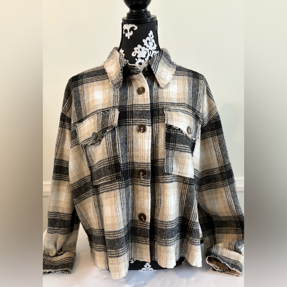 LA MIEL Plaid Jacket in Black and Cream Distressed Sz: S Cropped Shacket